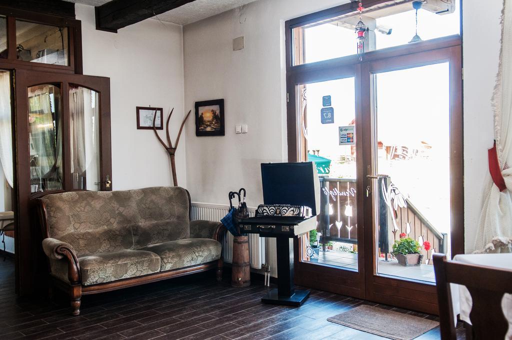 Hôtel Hovirag Panzio à Borzont Extérieur photo