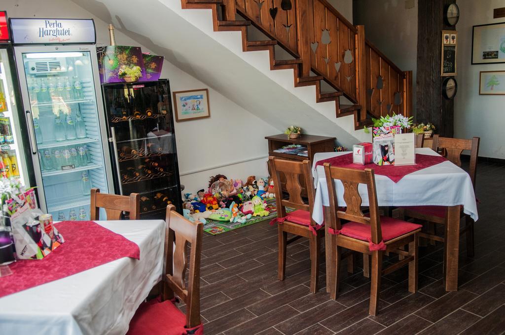 Hôtel Hovirag Panzio à Borzont Extérieur photo